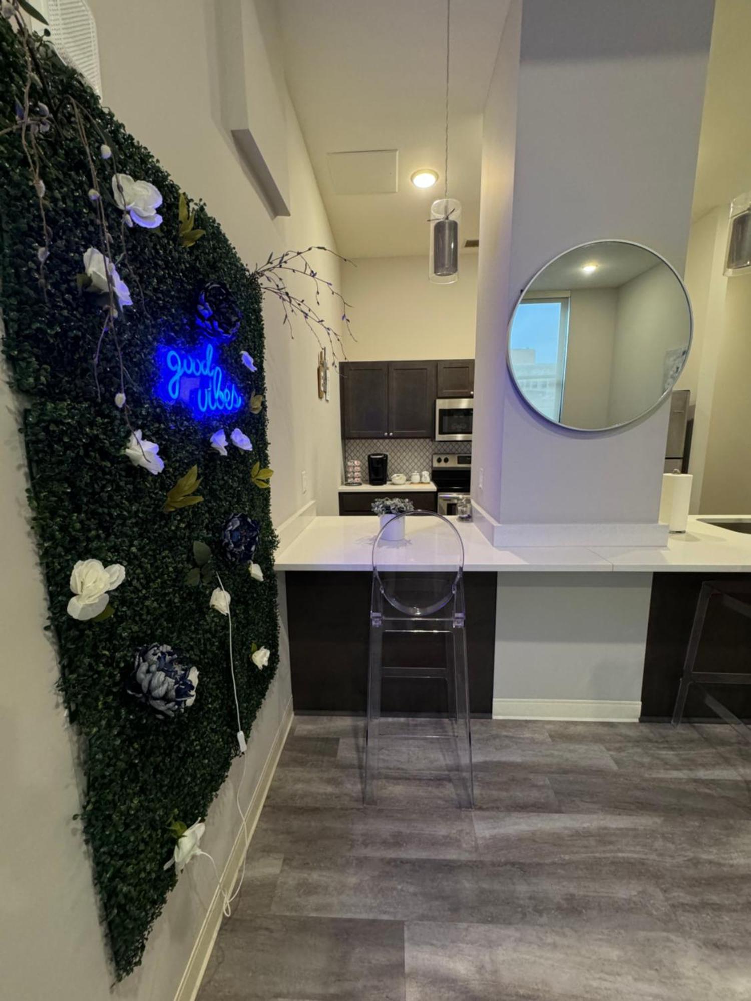 Beautiful Condo/Rooftop Patio With Free Parking Cleveland Exterior photo