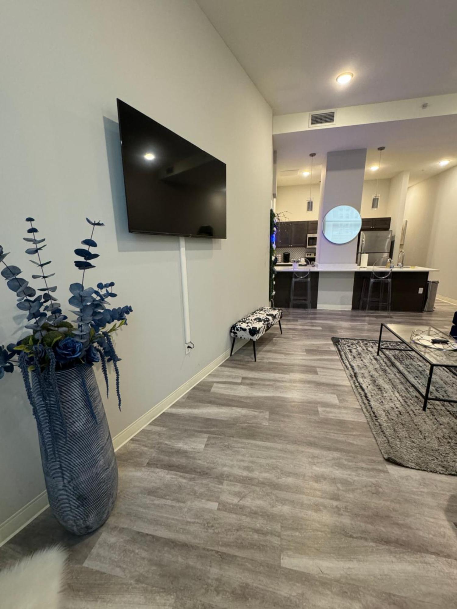 Beautiful Condo/Rooftop Patio With Free Parking Cleveland Exterior photo